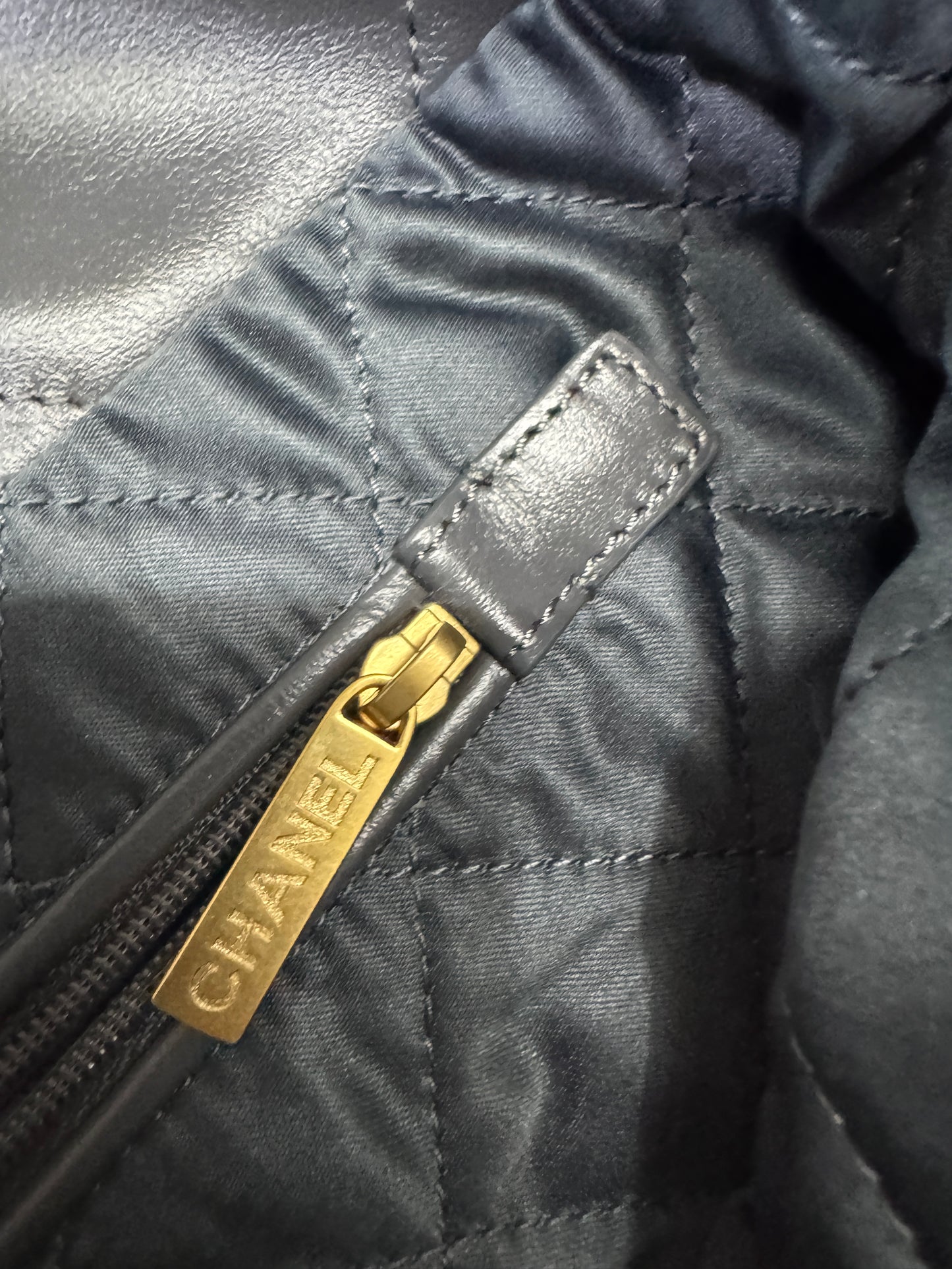 CHANEL 22Bag 小號 深灰色