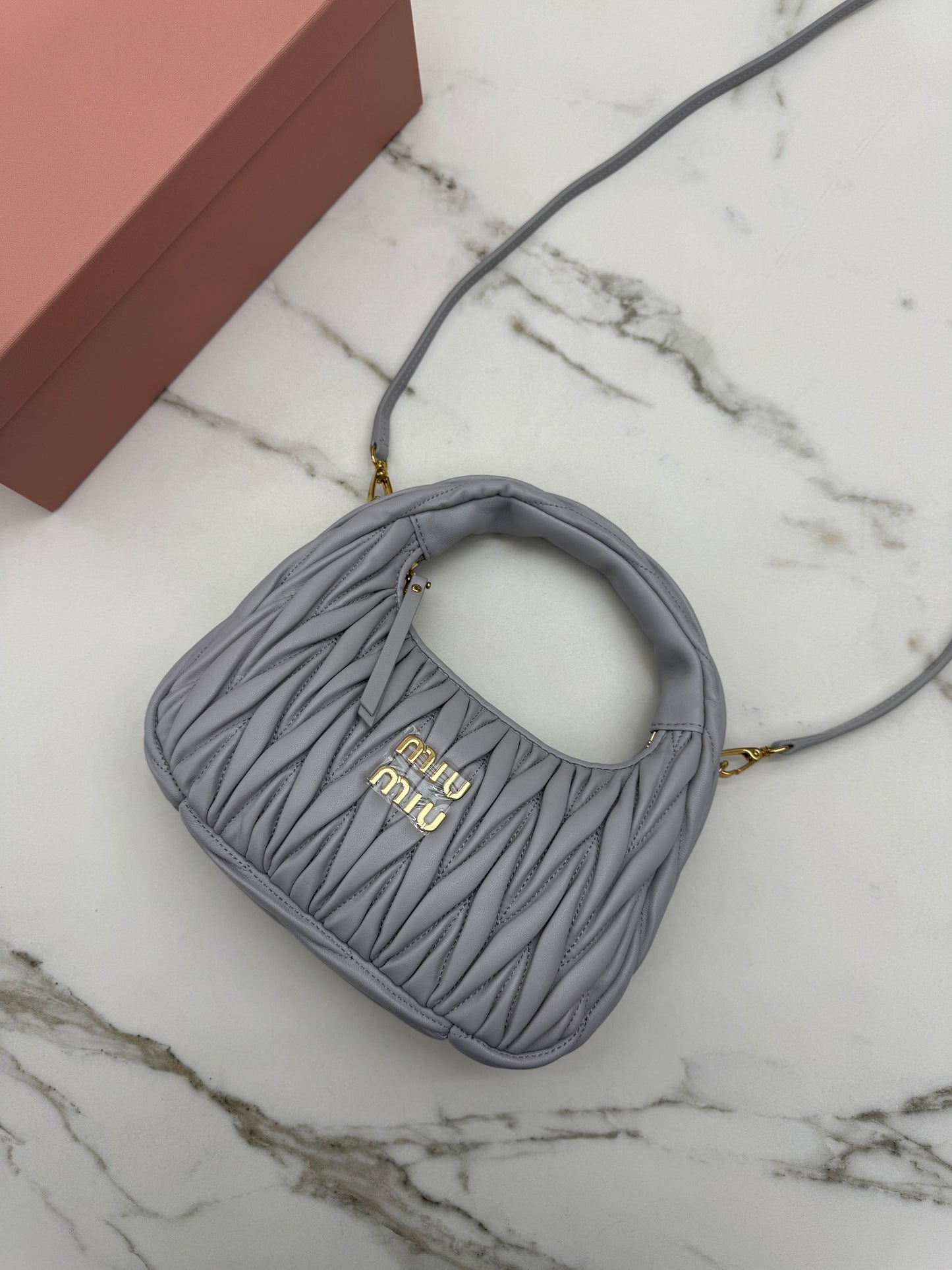 MIU MIU Wander Small 霧霾藍