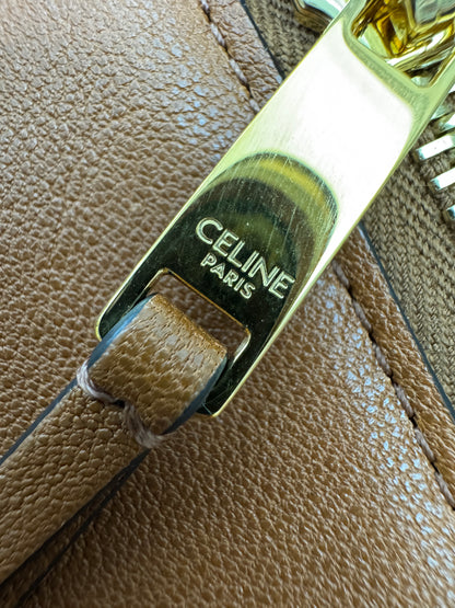 CELINE Soft Triomphe Half Moon 焦糖棕