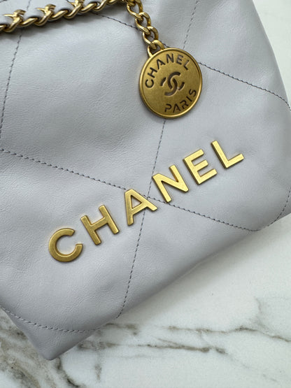 CHANEL Mini 22 Bag 25P淺灰色 新版磁吸扣