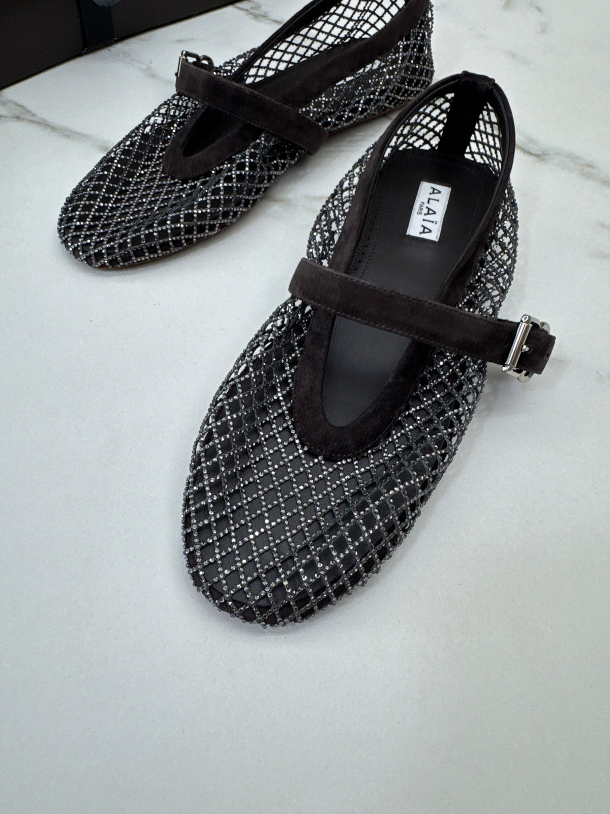 ALAIA 水鑽魚網鞋 深棕色￼
