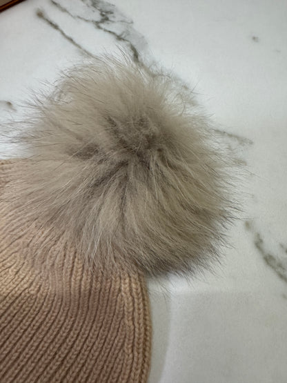 LV 狐狸毛球冷帽 奶茶色