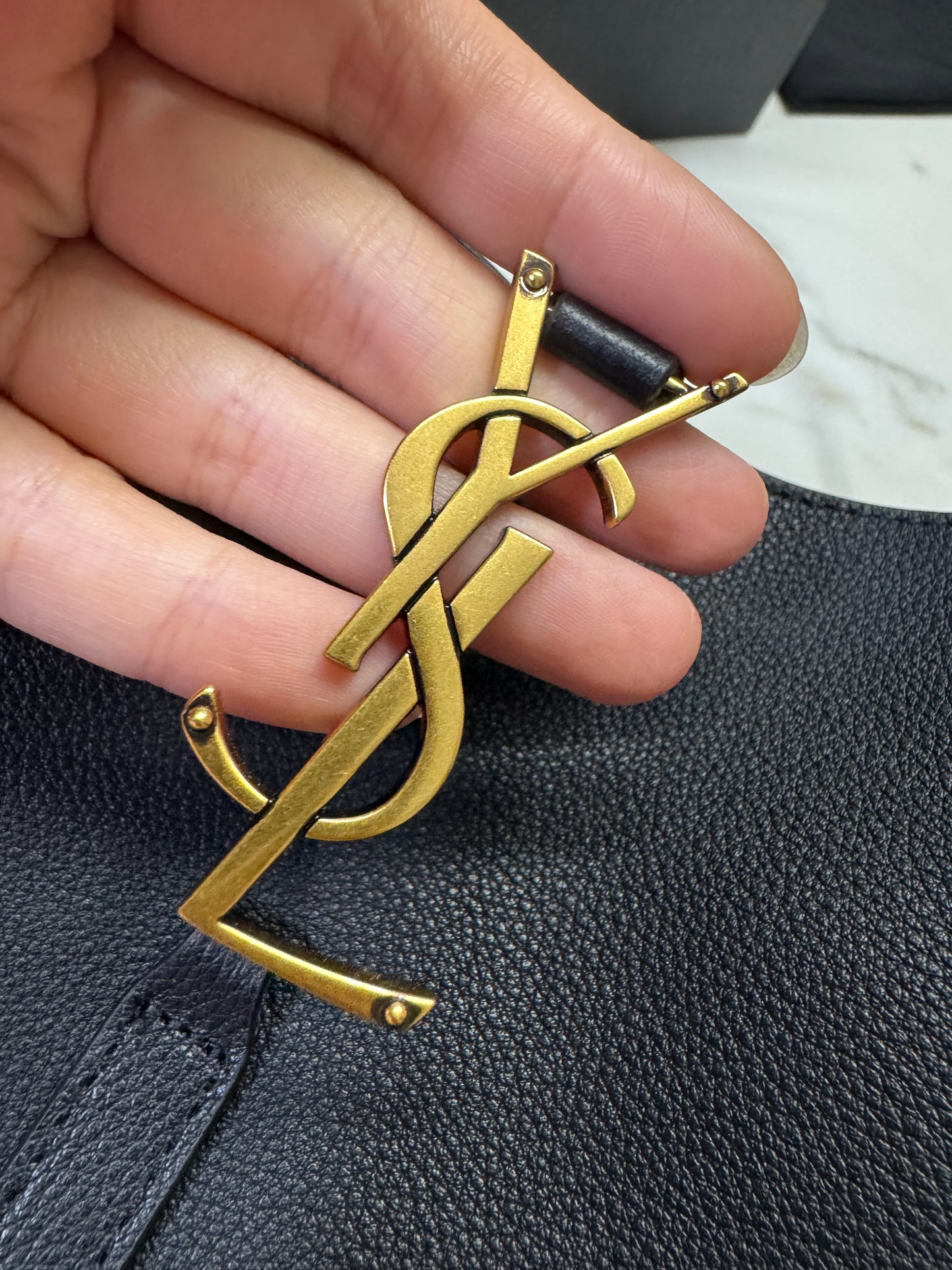 YSL LE 5 A 7 Hobo Small Black