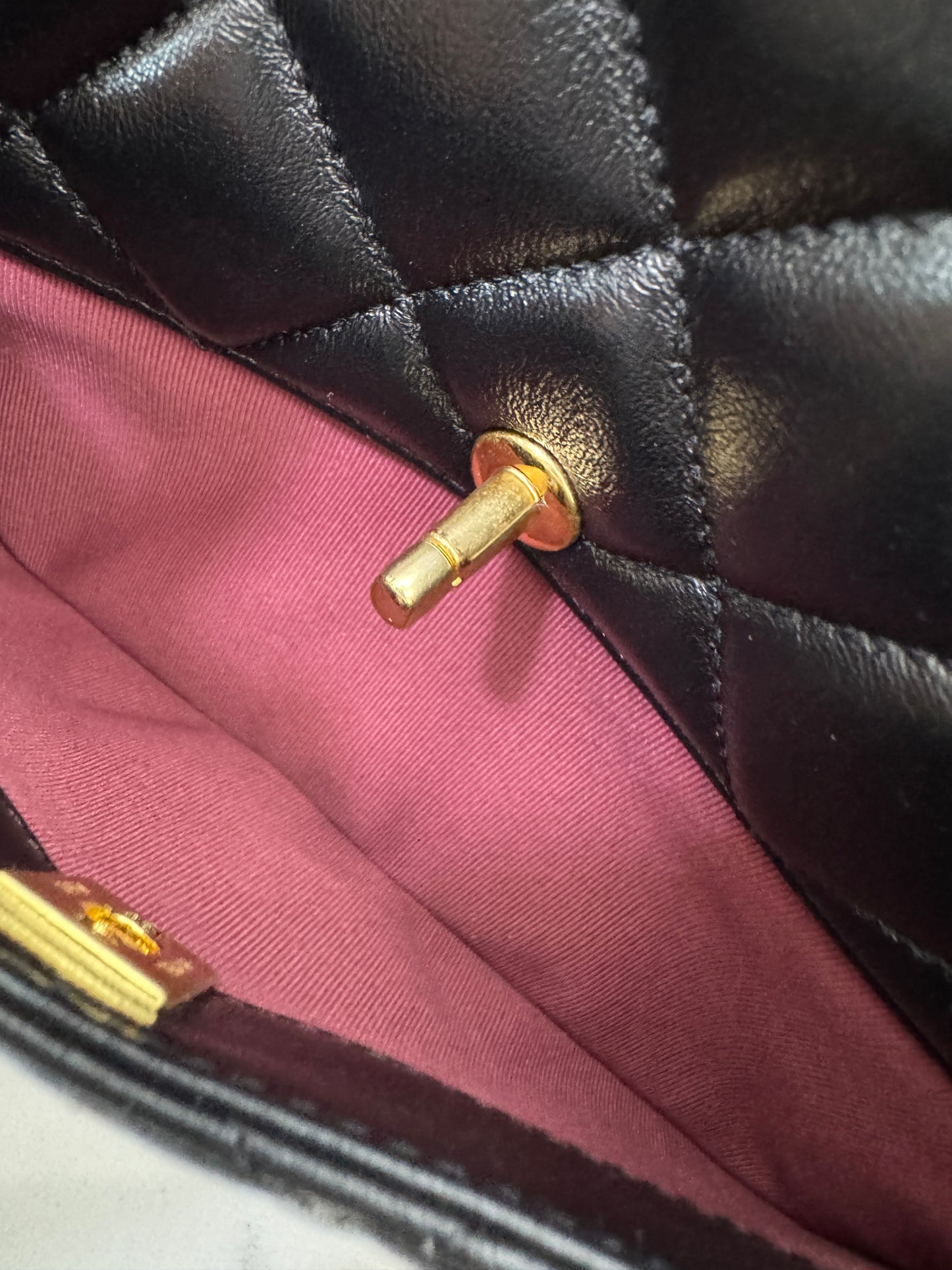 CHANEL 24K 金幣相機包 Medium