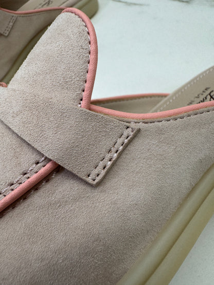 LORO PIANA Babouche Charms Walk Loafer Suede 粉沙色滚邊款