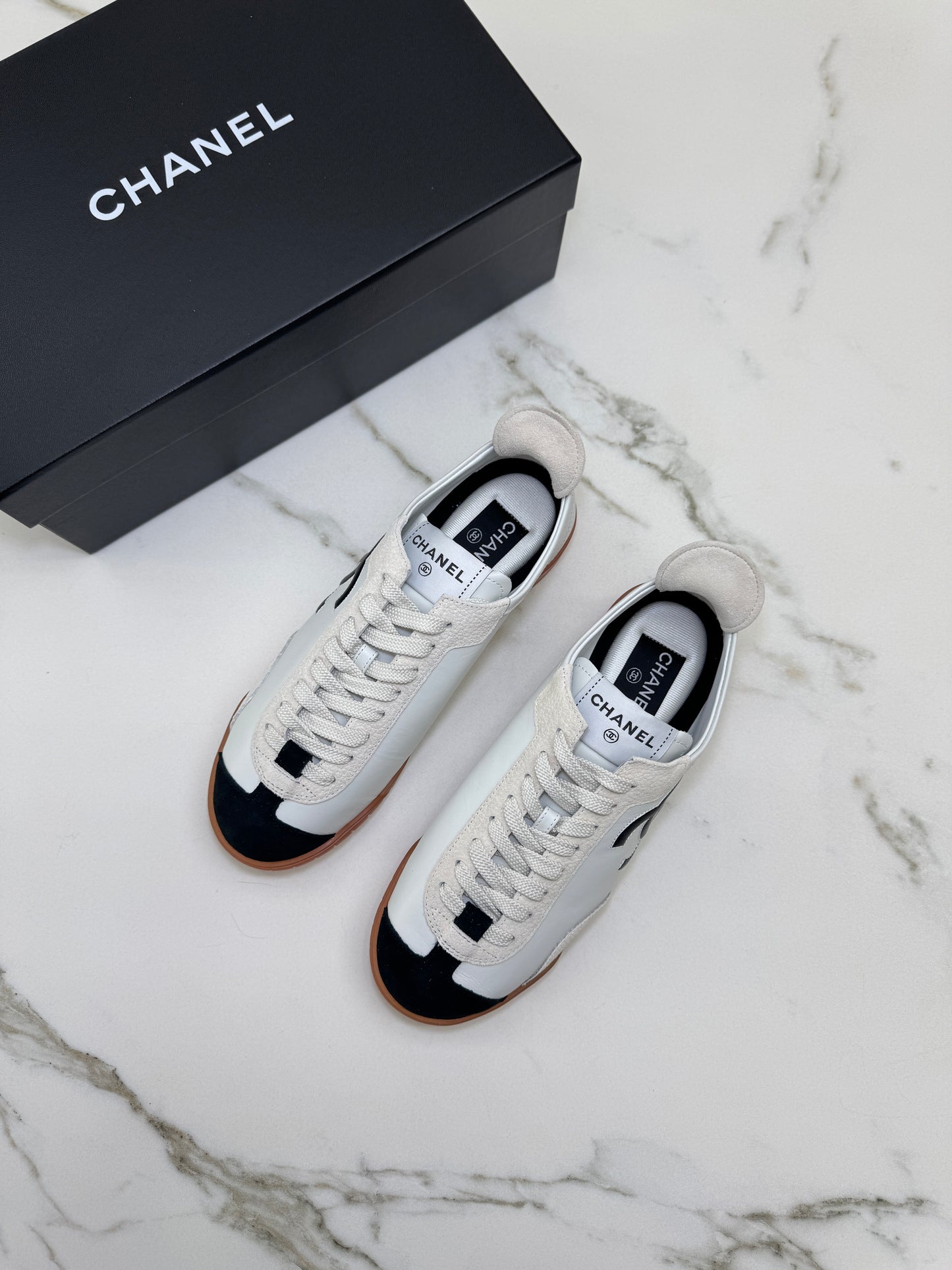 CHANEL 26P 熊貓德訓鞋