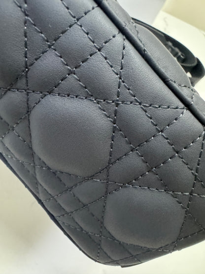 DIOR Lady 4格 磨砂黑 Small