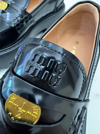 MIU MIU 金幣厚底Loafers 黑色