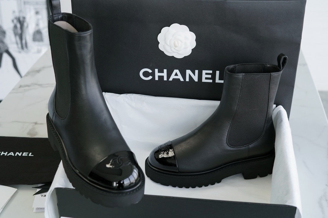 CHANEL 厚底切爾西 Chelsea Boots 漆皮拼牛皮