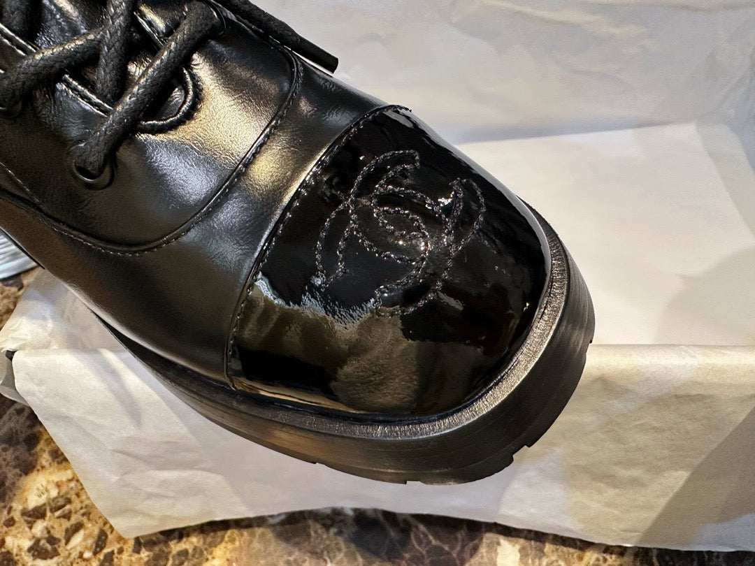 CHANEL 鏈條馬丁靴 23b 可拆卸鏈條￼