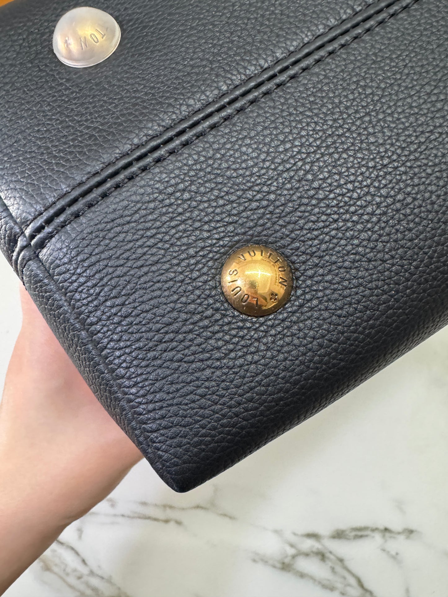 LV Low Key Hobo PM 黑色