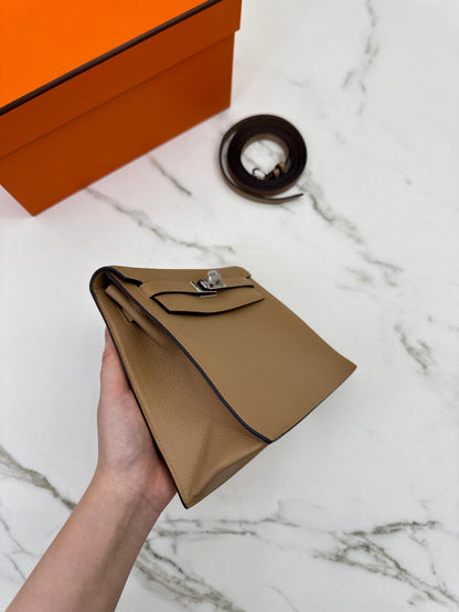 HERMES Kelly Danse 奶茶色銀扣 Chai Evercolor PHW