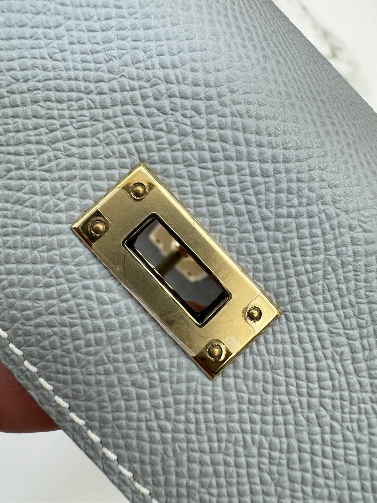 HERMES Kelly 25 冰川藍拼奶昔白 Epsom 香檳金扣 8U Bleu Glacier/ 10 Craie PBHW