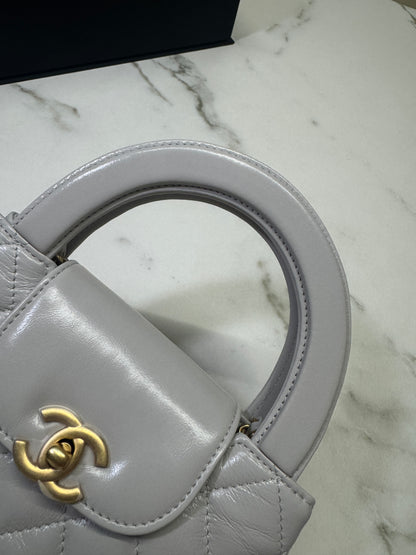 CHANEL 25C Kelly 奶灰色 Incas亮面小牛皮