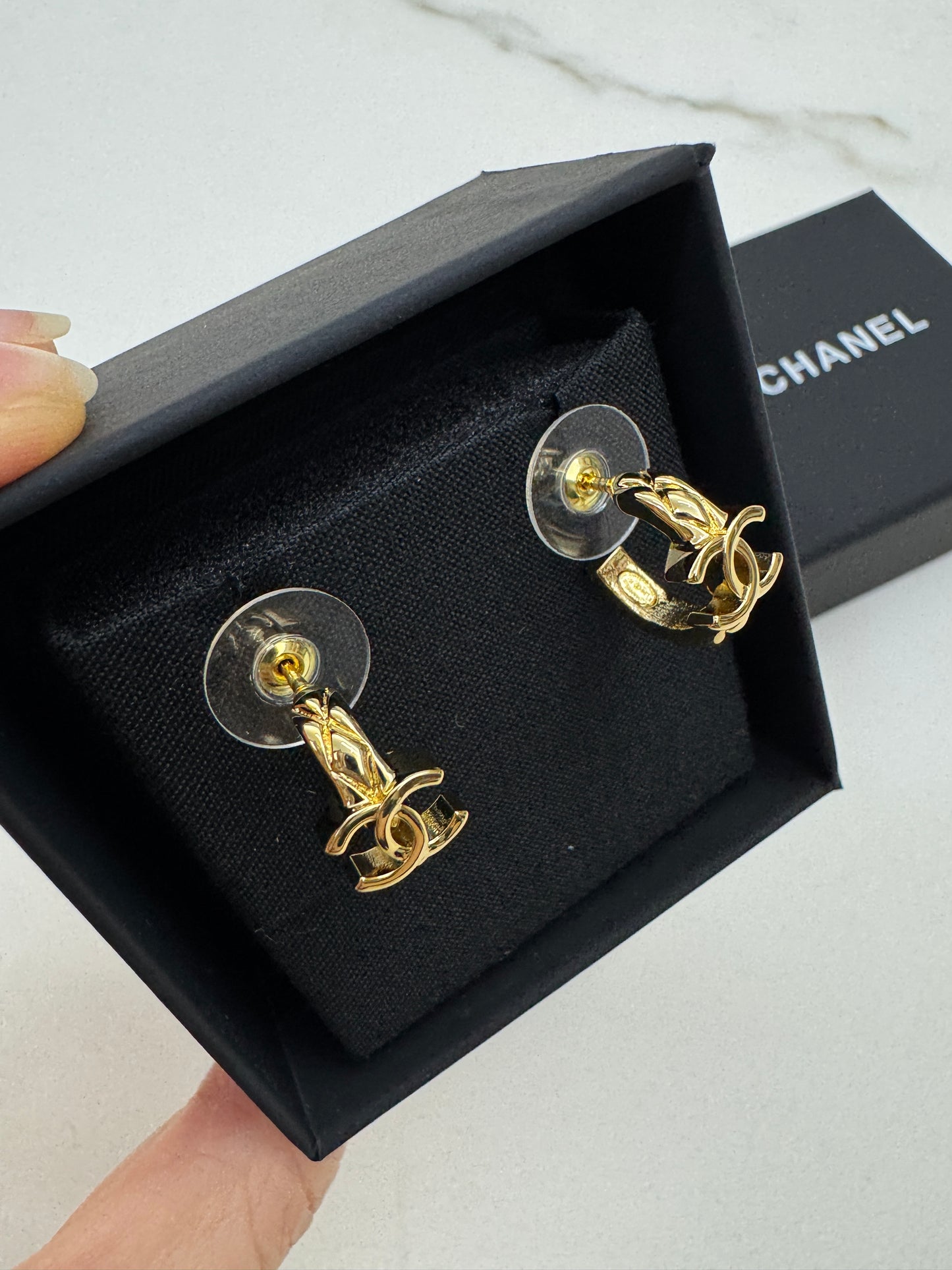 CHANEL 26P 菱格紋圈型耳環