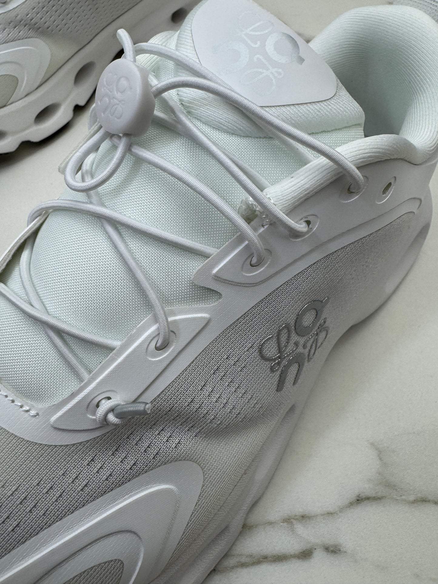 LOEWE X ON 8.0 Sneaker 白色