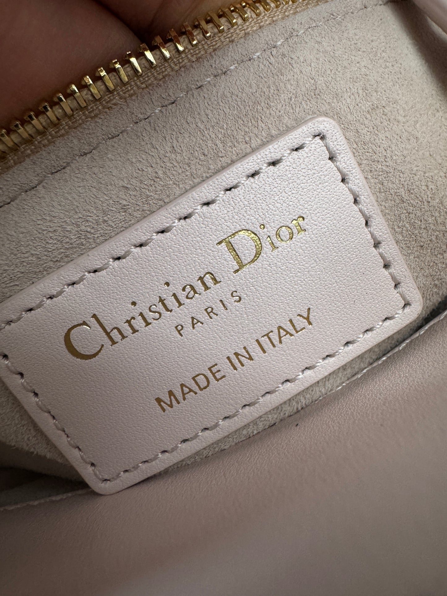 DIOR Mini Lady Dior 羊皮三格 淡粉色