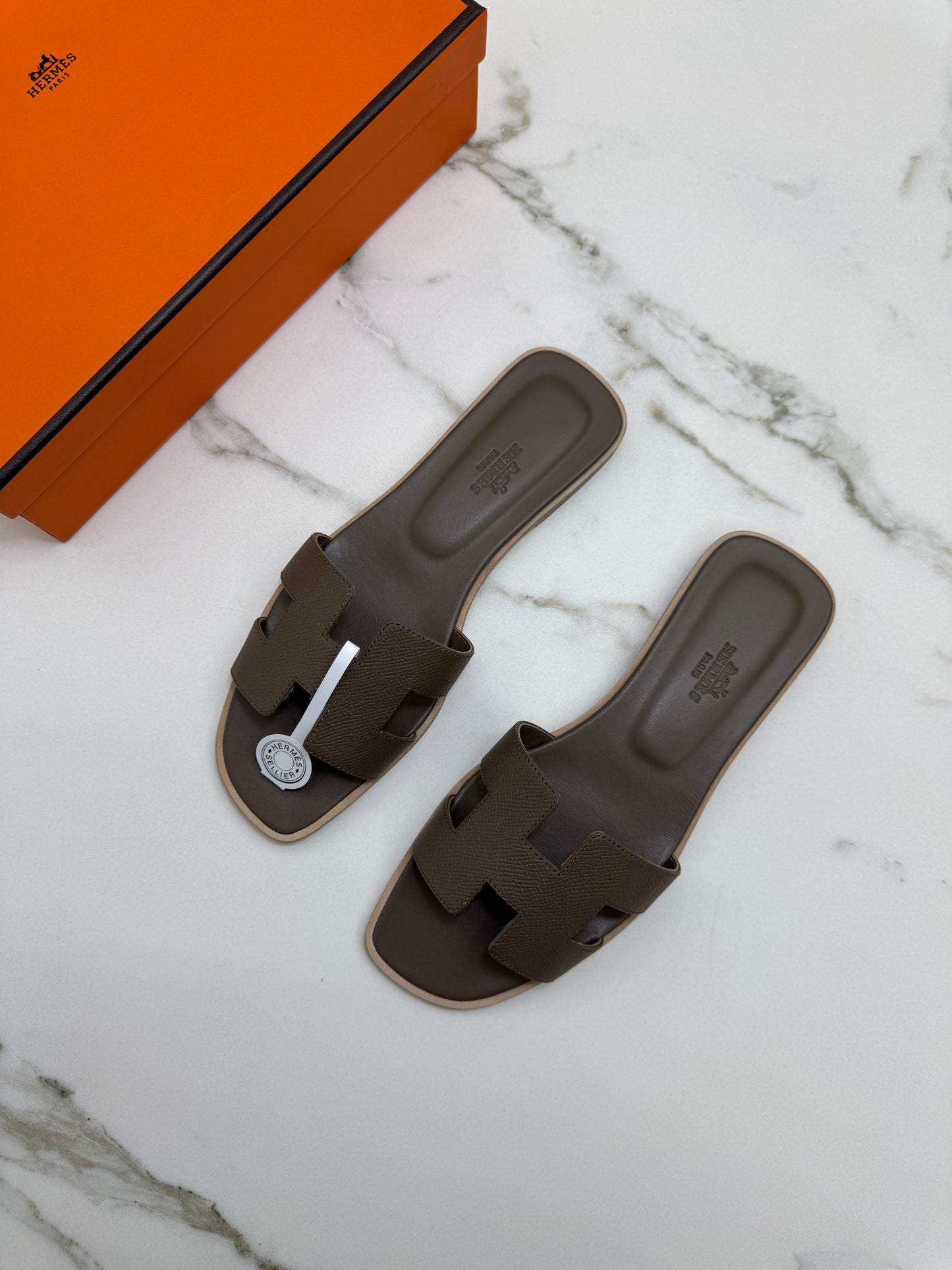 HERMES Oran 大象灰 Epsom