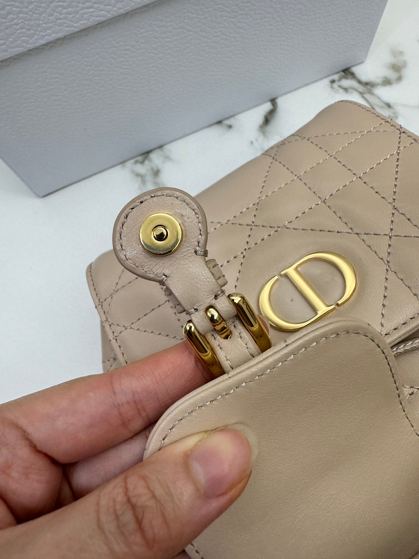 DIOR Caro Backpack Medium 奶茶色