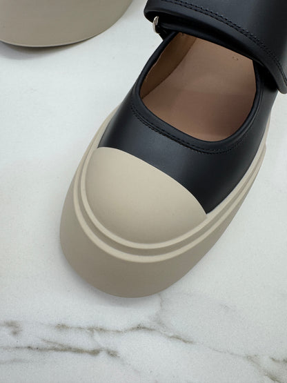 MARNI 大頭瑪麗珍 黑色皮款