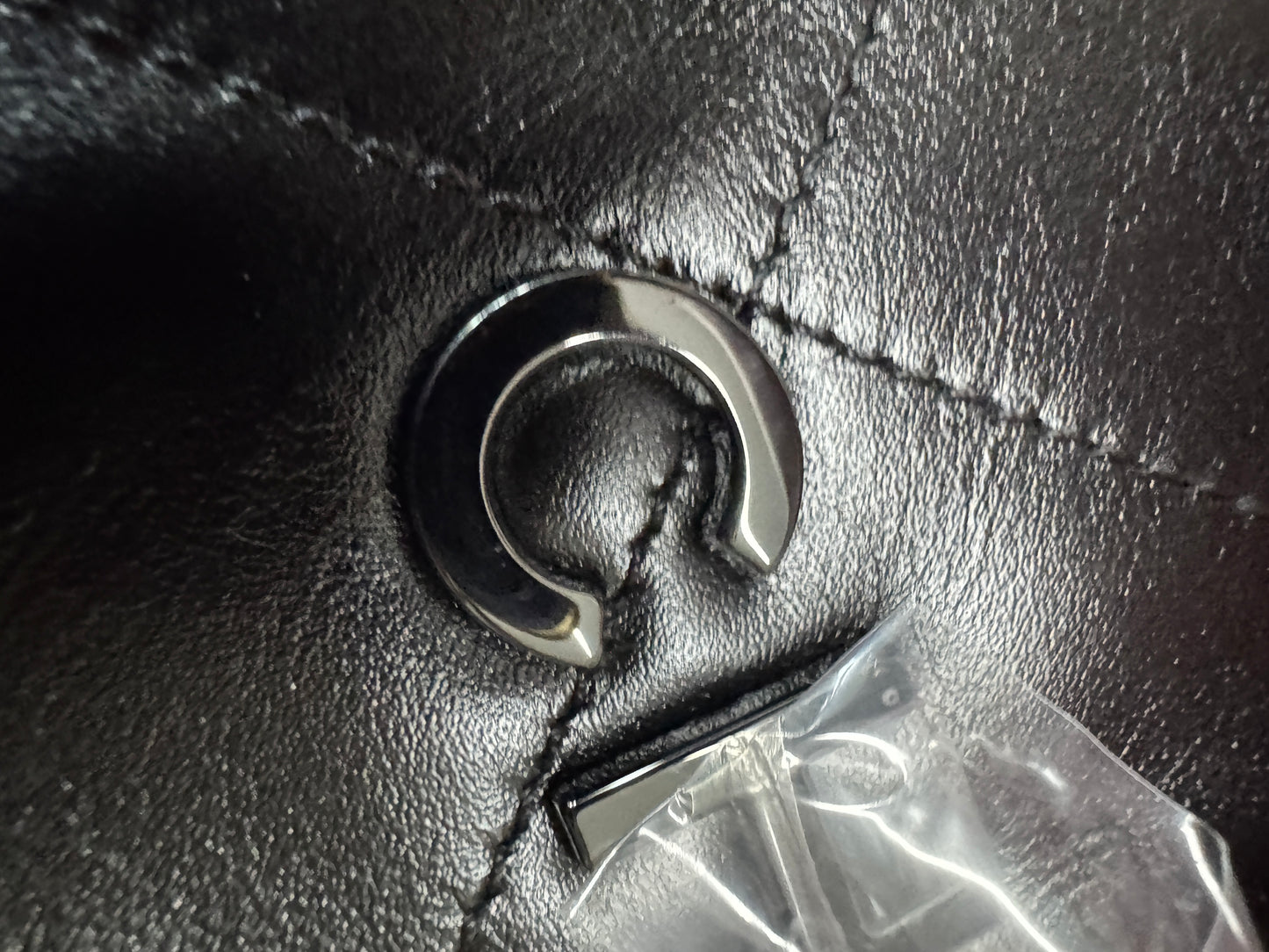 CHANEL 22 Bag Large So Black