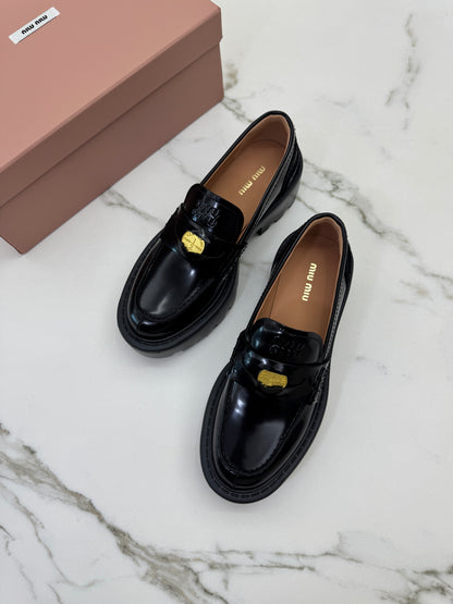 MIU MIU 金幣厚底Loafers 黑色