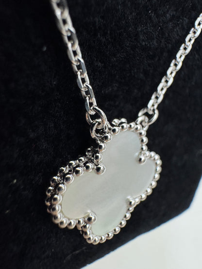 VCA Vintage Alhambra 白金色白貝母