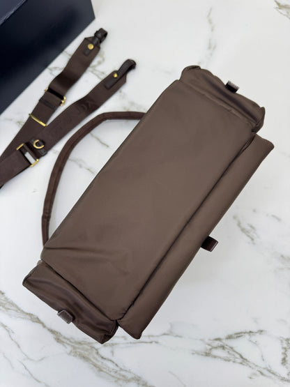 PRADA Re-nylon Explore Large 深棕色