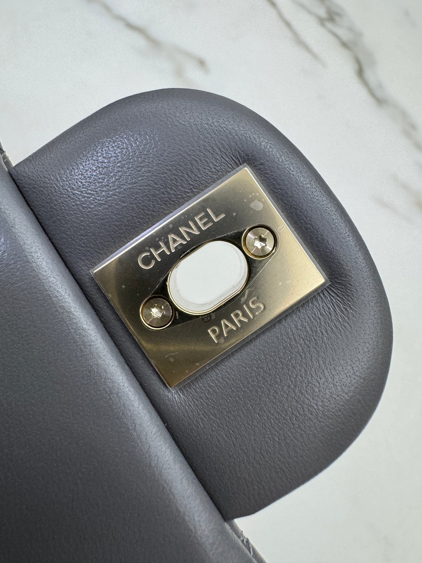 CHANEL Mini CF 深灰色羊皮淺金扣