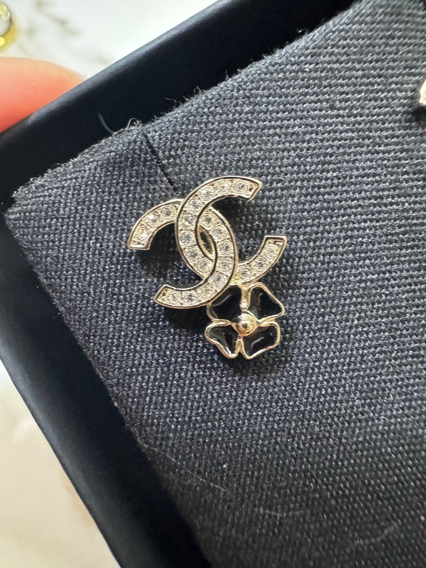 CHANEL 25P 黑色四葉草耳環
