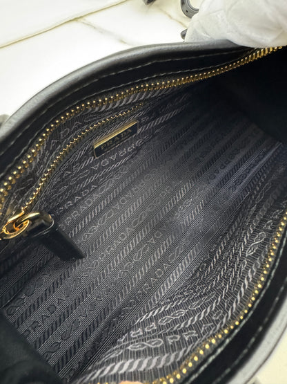 PRADA Mini Bonnie 油蠟牛皮