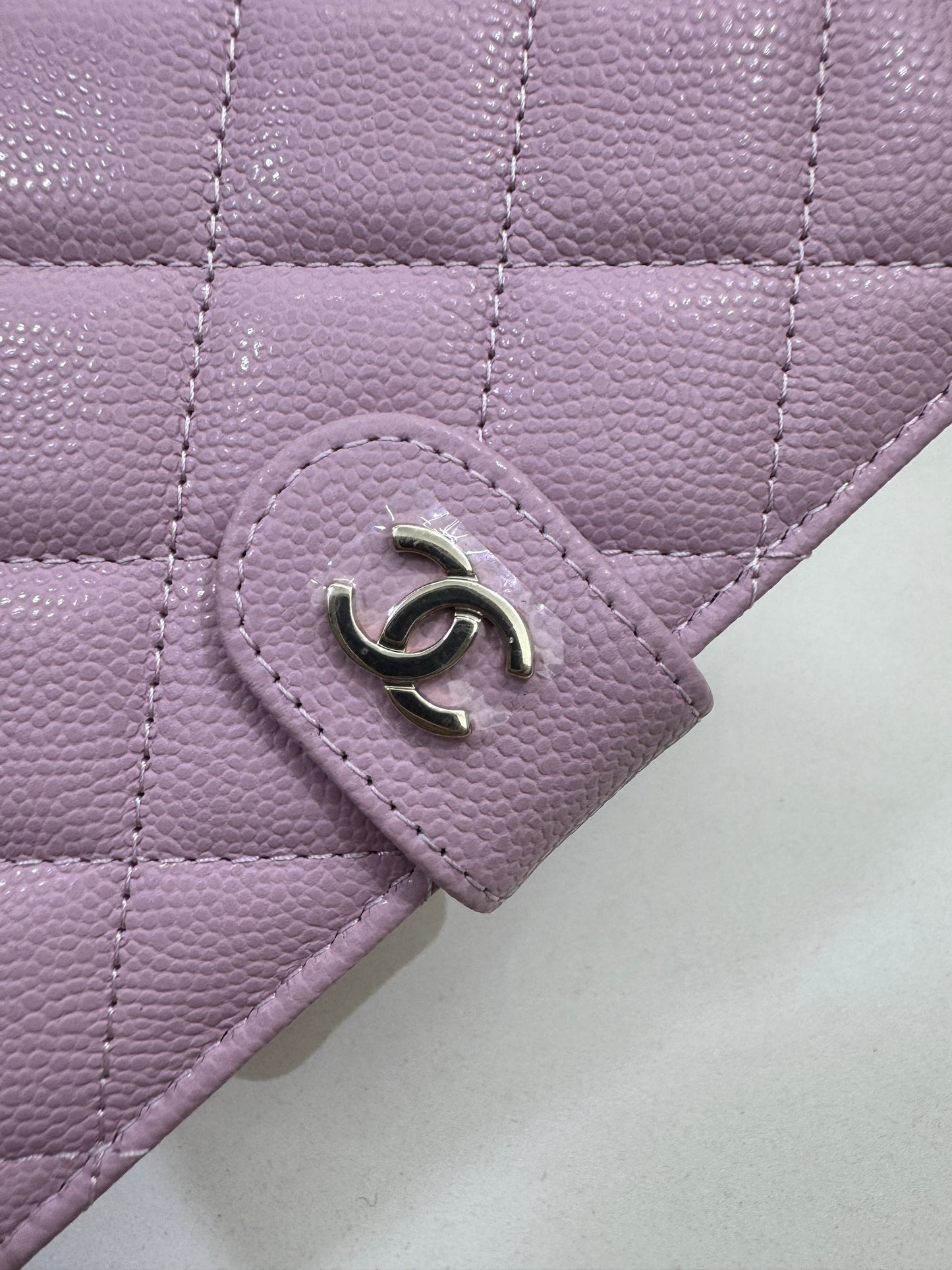 CHANEL Passport Holder 粉紅色淺金扣