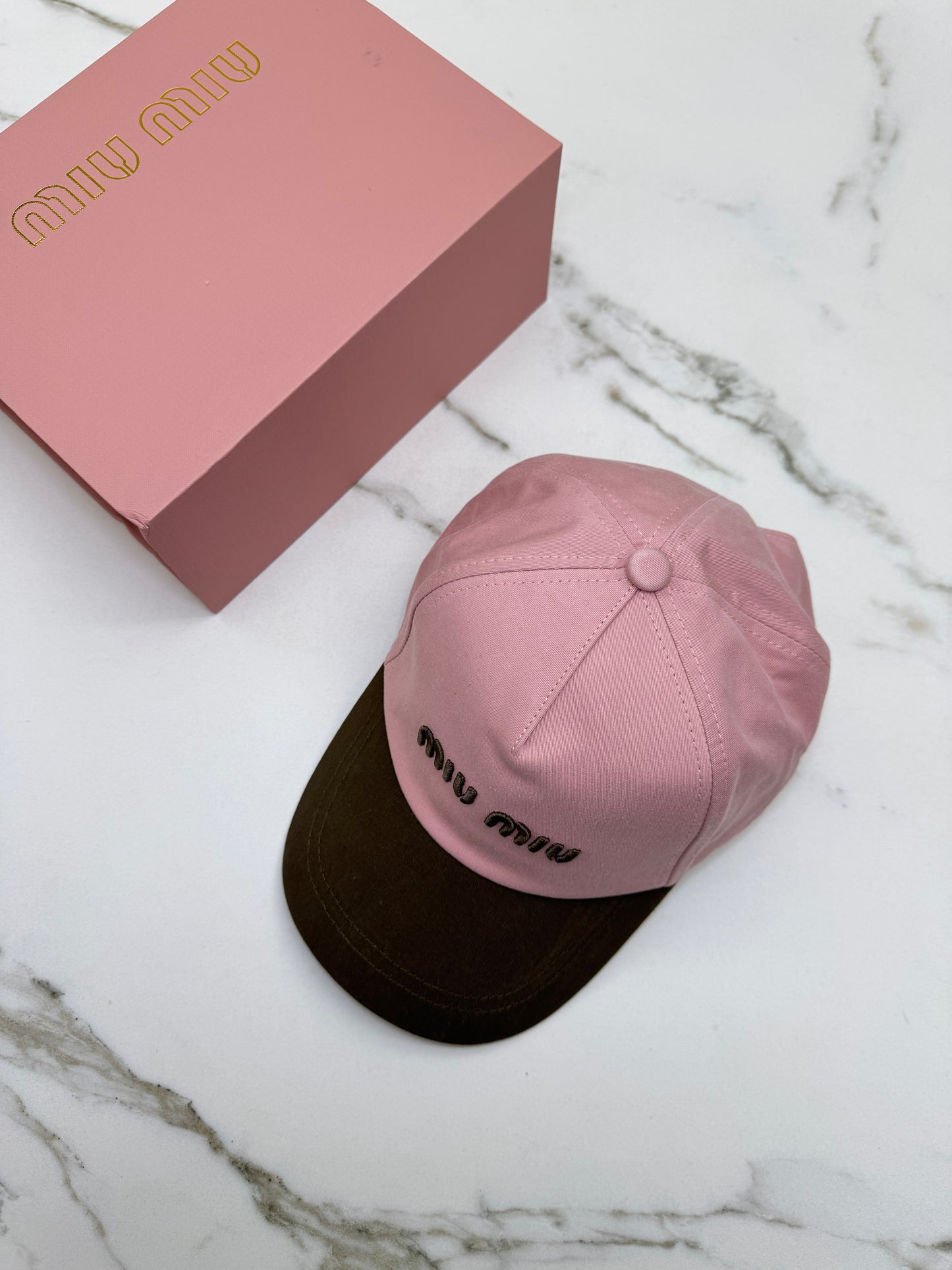 MIU MIU 鴨舌帽 粉紅拼咖啡色￼