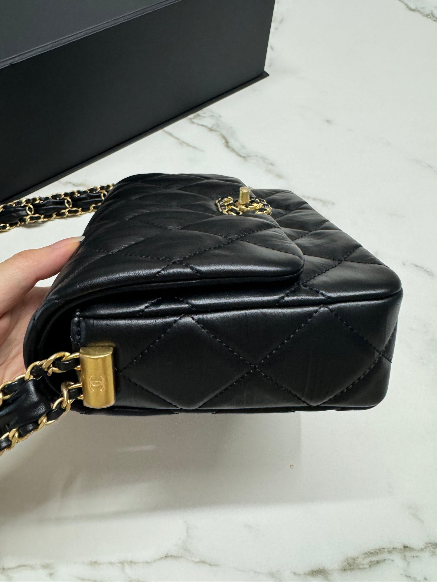 CHANEL 19系列 豆腐包 皺摺牛皮 黑色