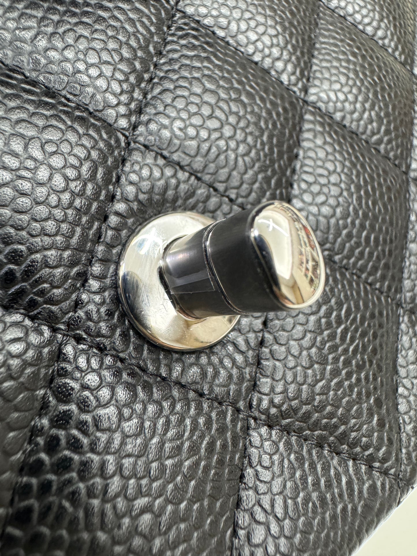 CHANEL CF25 Medium 黑銀牛