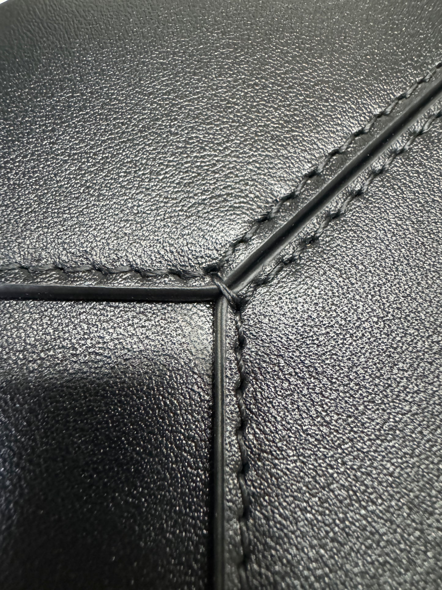 LOEWE Puzzle Fold 黑色 Medium