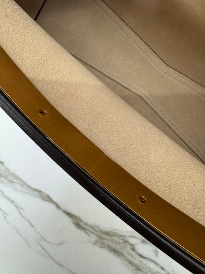 ALAIA Le Click East West Medium 深棕色