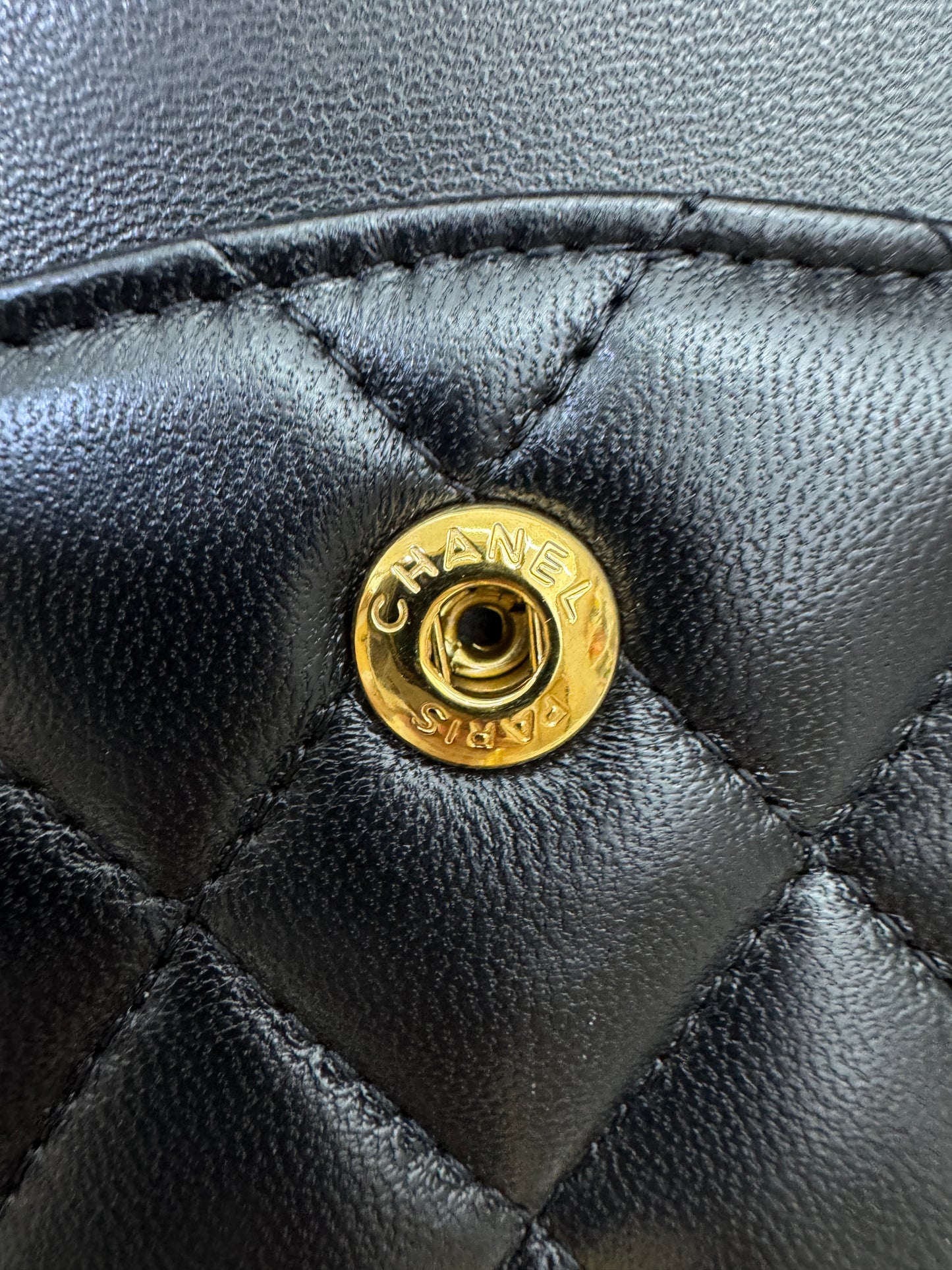 CHANEL CF25 Medium 黑金羊