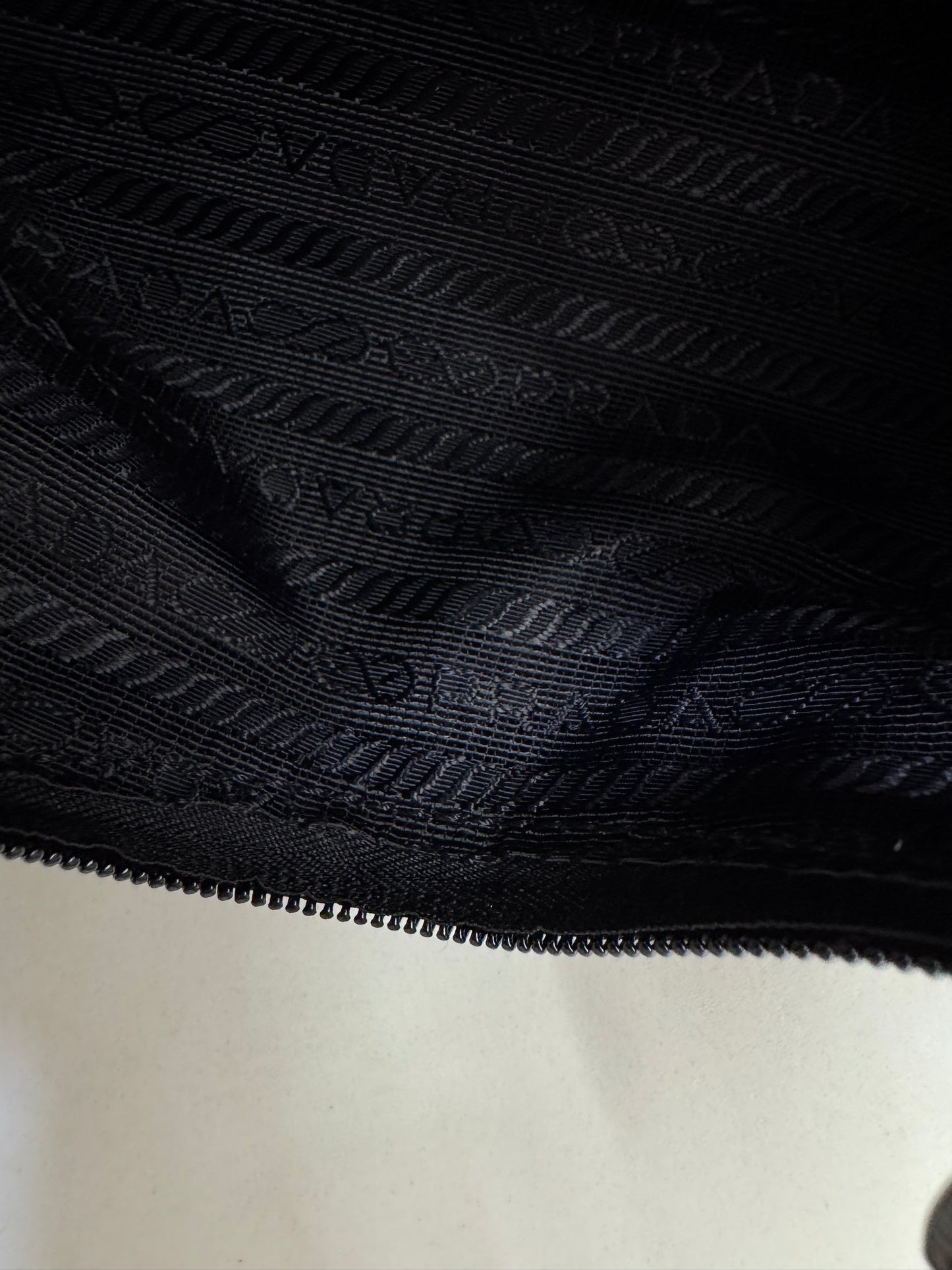 PRADA Re-nylon Hobo 舊版