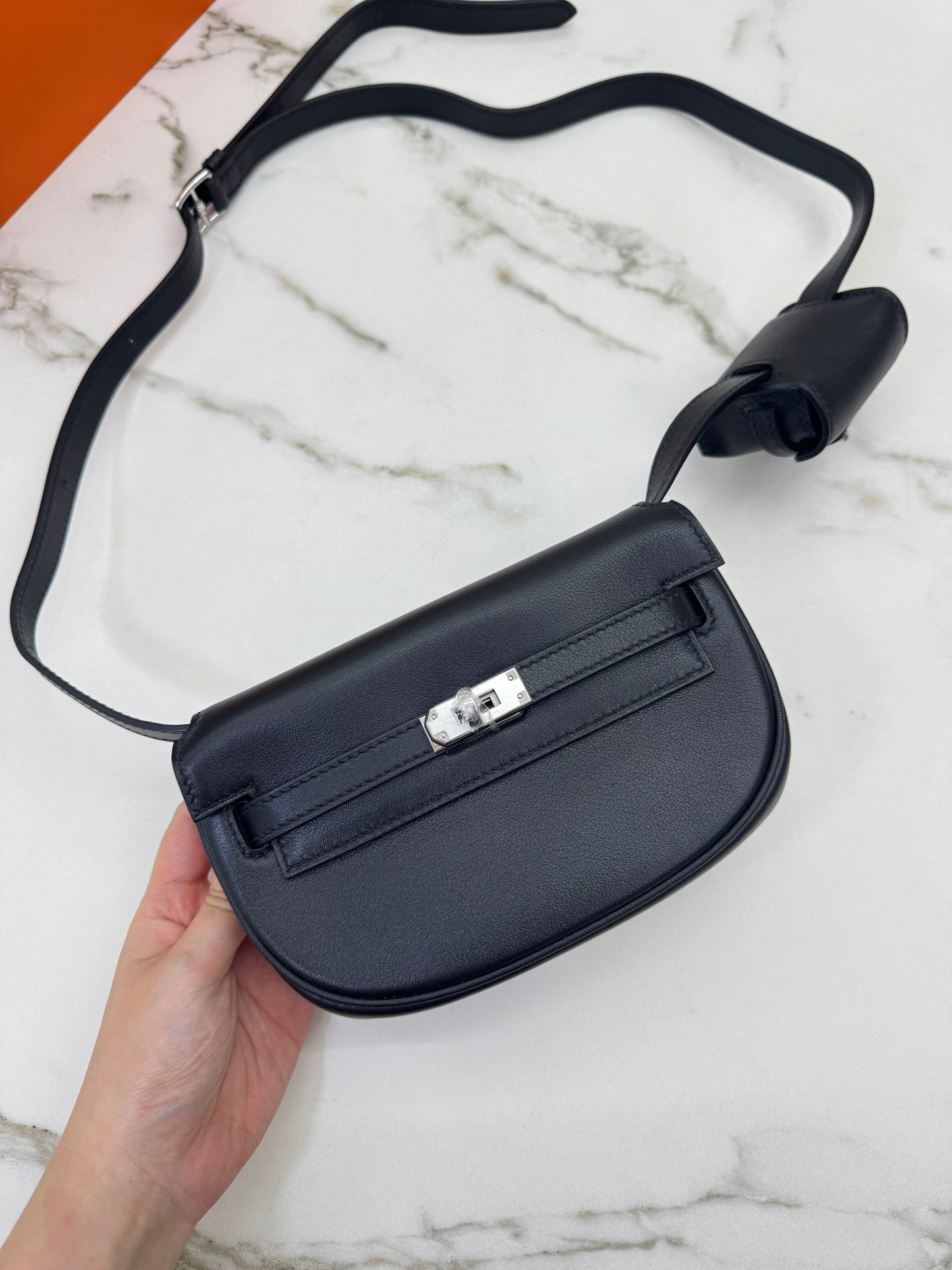 HERMES Kelly Moove 黑銀 Swift Noir PHW