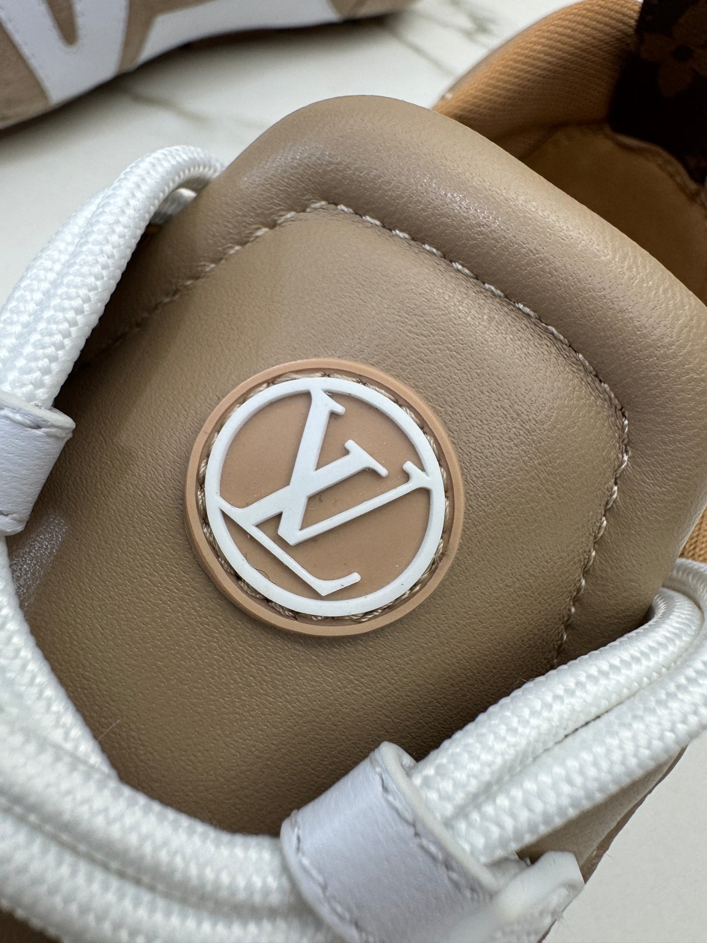 LV Sneakerina 卡其色