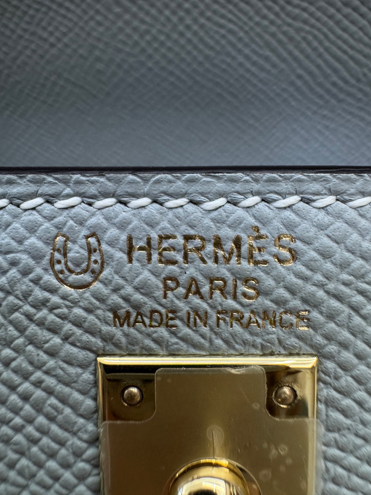 HERMES Kelly 25 冰川藍拼奶昔白 Epsom 香檳金扣 8U Bleu Glacier/ 10 Craie PBHW