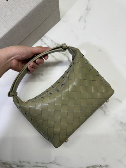 BV Wallace Travertine 洞石綠