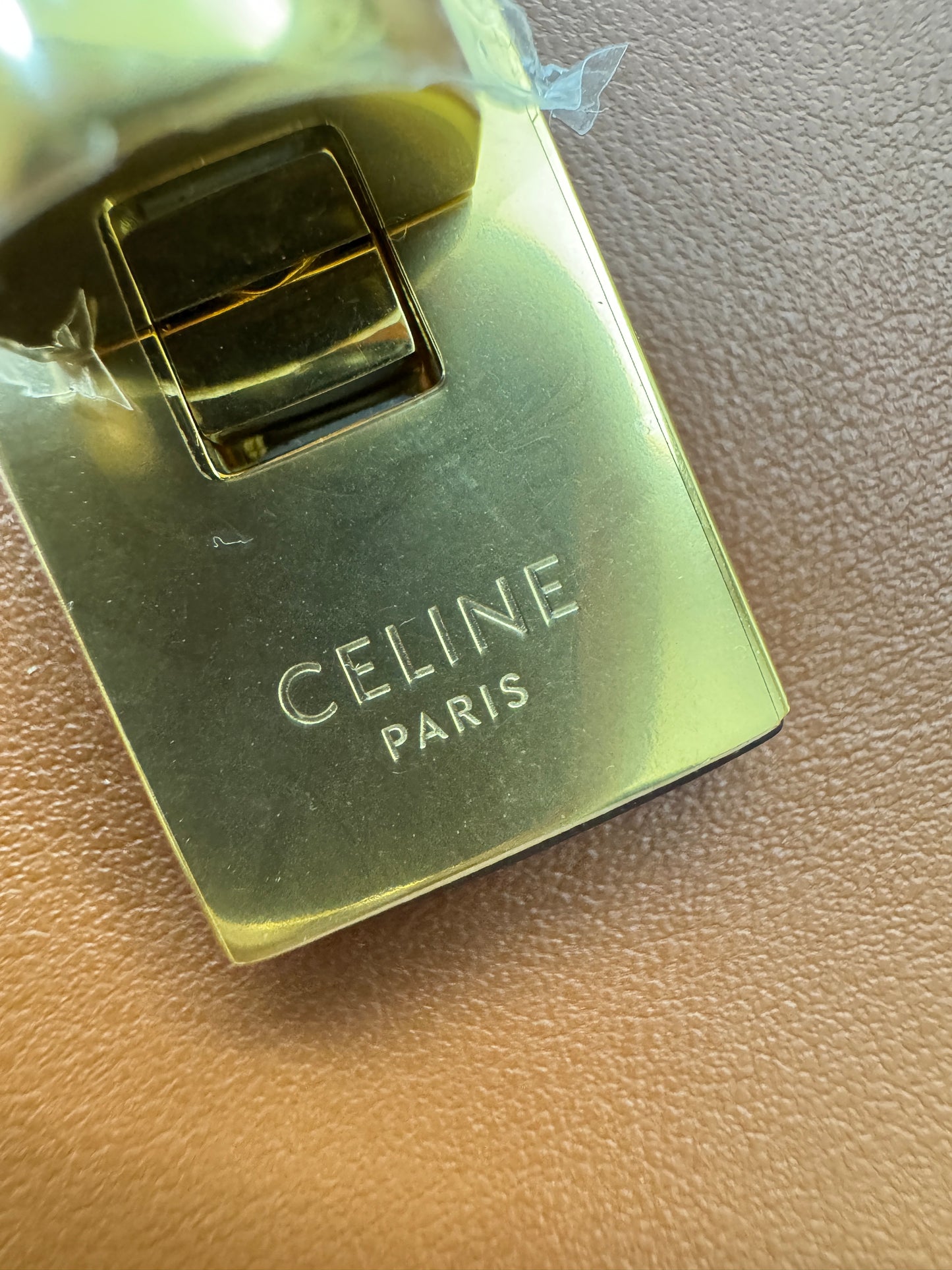 CELINE Soft 16 Medium 棕色