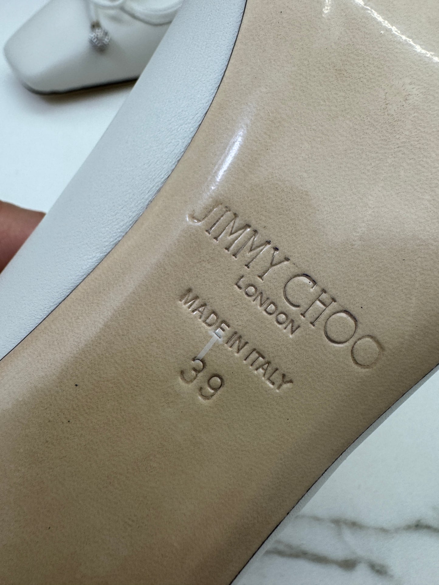 JIMMY CHOO 方頭珍珠拼鑽蝴蝶結 米白
