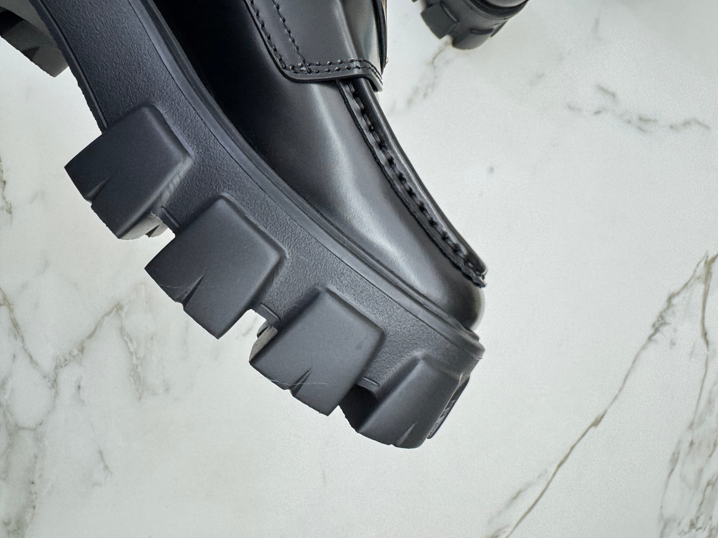 PRADA Loafers 齒輪底 Super Light