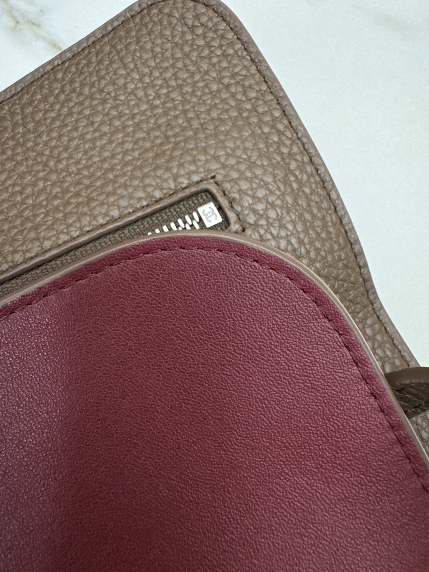 CHANEL Maxi Flap Small 32cm 大象灰/ 深卡其色 Dark Khaki