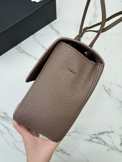 CHANEL Maxi Flap Small 32cm 大象灰/ 深卡其色 Dark Khaki