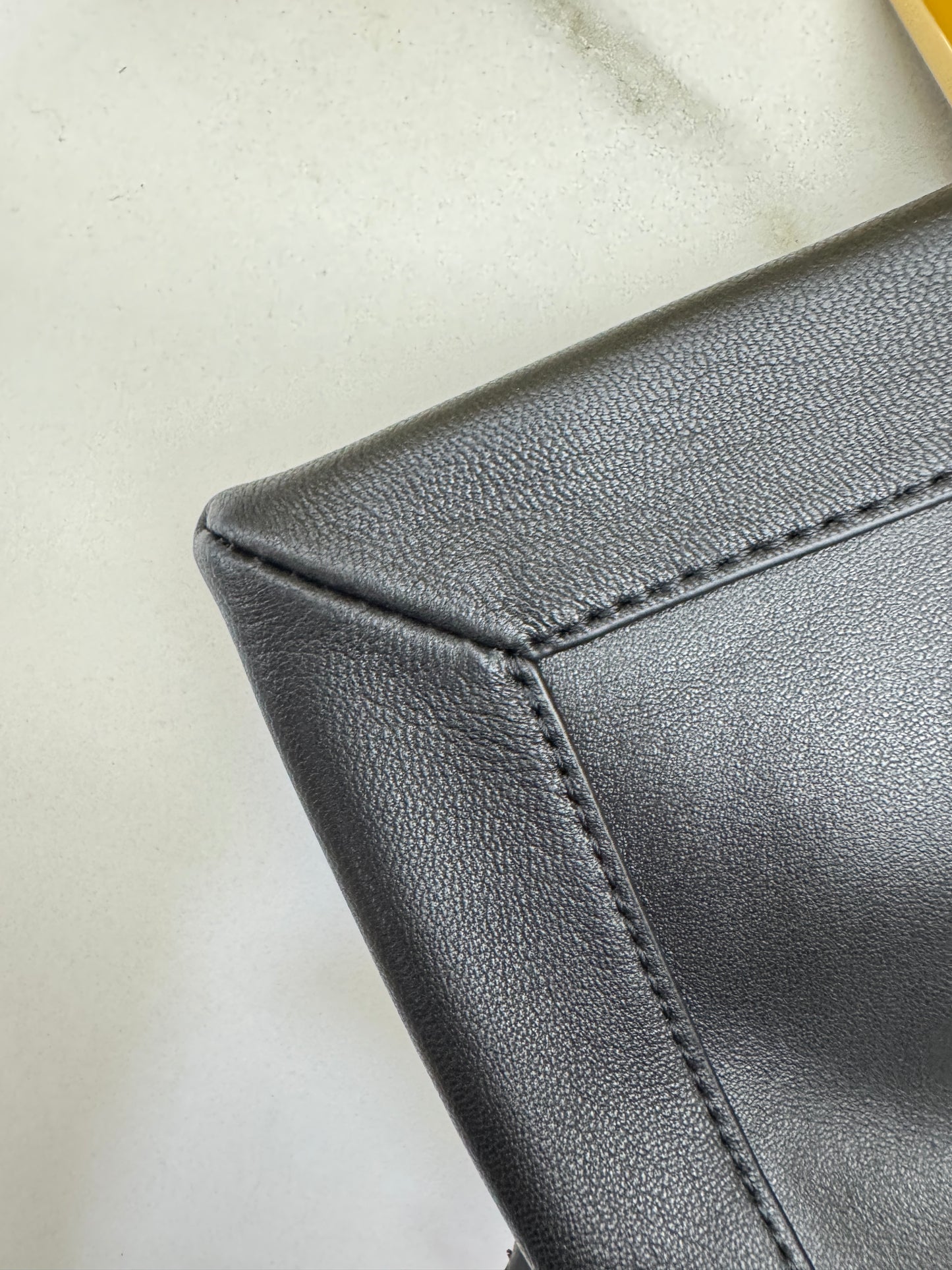 FENDI Mamma Baguette 黑色 Medium