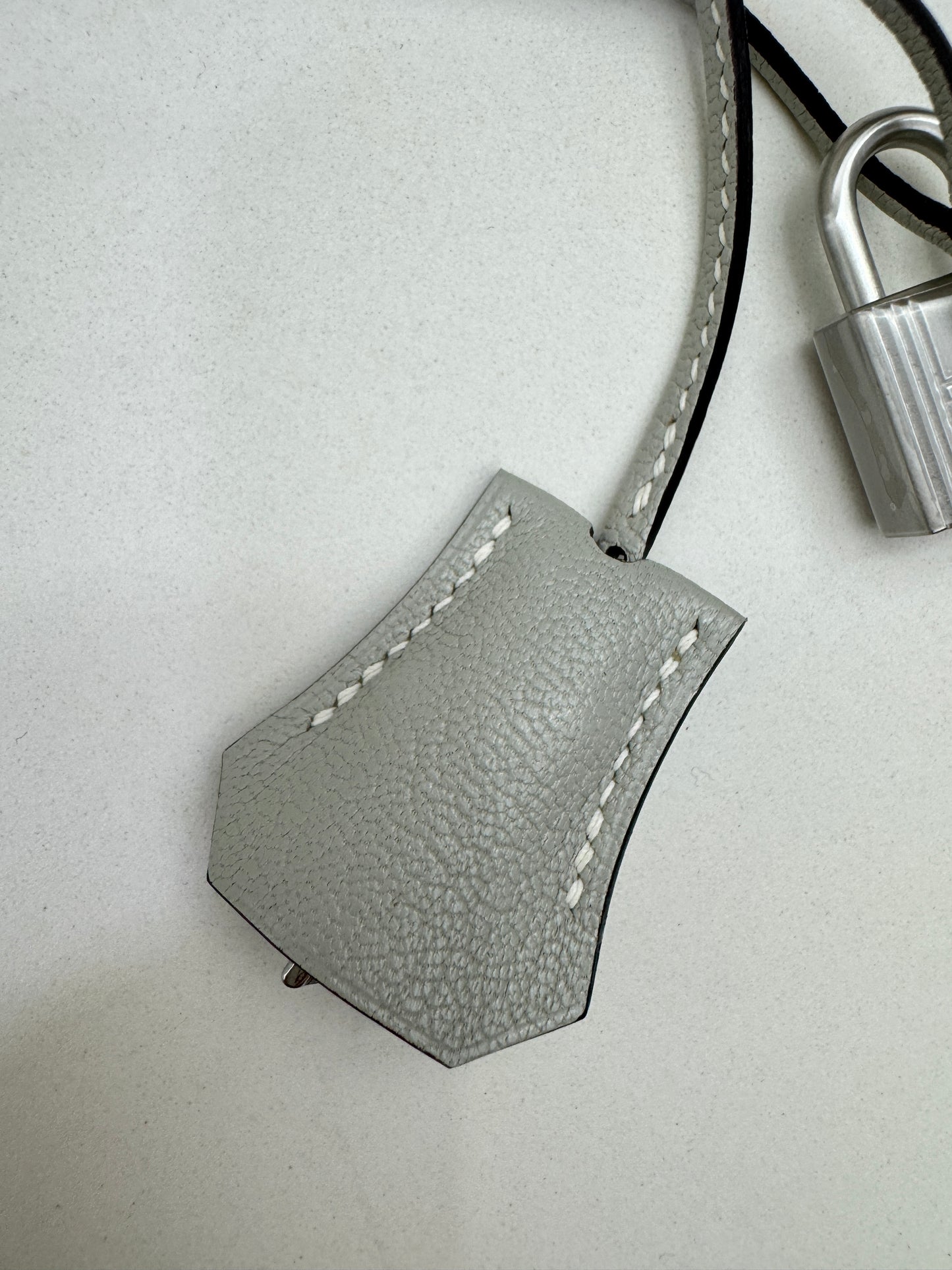 HERMES Birkin 30 SO 珍珠灰拼奶昔白山羊皮 拉絲銀扣 Chevre Mysore Gris Pearl x Craie